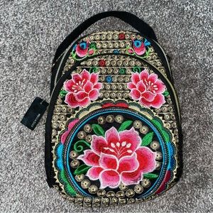 🌺 NEW Mini embroidered backpack 🌺